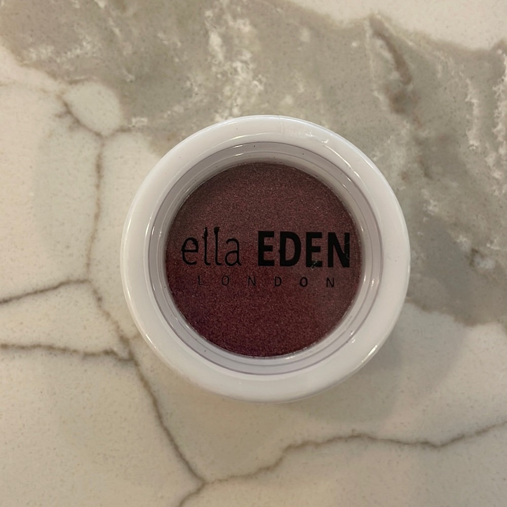 🌸5/$25🌸 Ella Eden eyeshadow in willow